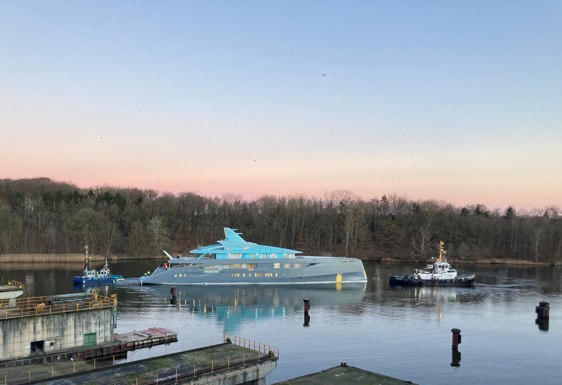 ヤヌーク Yacht PROJECT BLACK SHARK, Nobiskrug | CHARTERWORLD Luxury